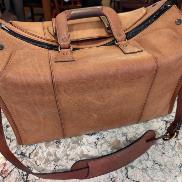 Classic Brown Leather Men's Briefcase - Picture 3 of 7